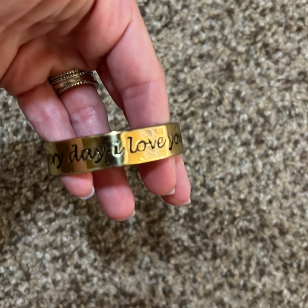 Rustic Cuff gold bracelets EUC Buy 1 or buy them all - Picture 6 of 7
